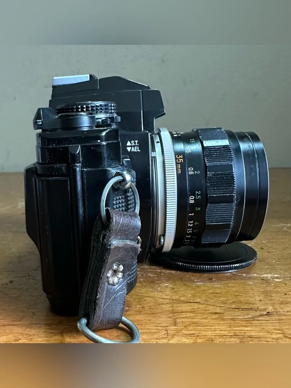 Minolta X-700 MPS 35mm SLR Film Camera w/1:2.8 f=35mm MC W. ROKKOR-HG Lens Japan